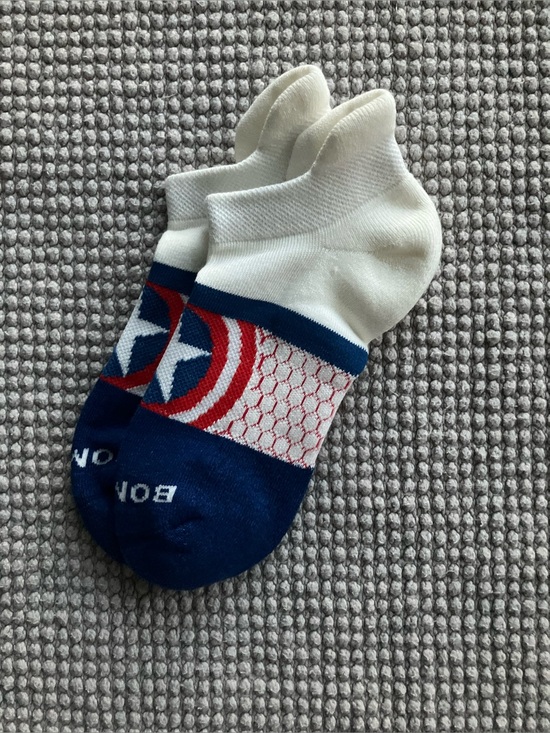 Bombas Other - captain America pattern bombas Women’s Ankle Sock (M)